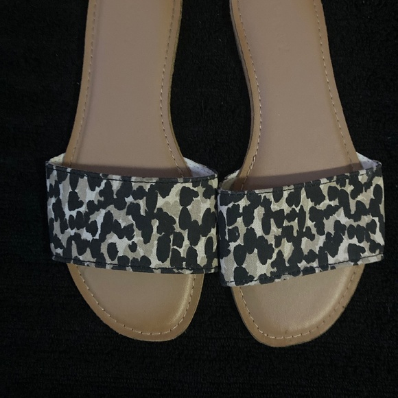 Old navy sandals - Picture 1 of 1
